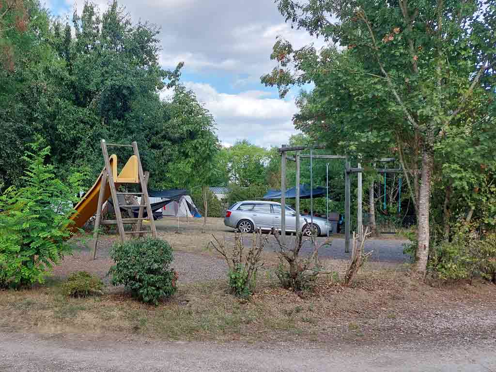 aire de jeux pour enfants camping Gers