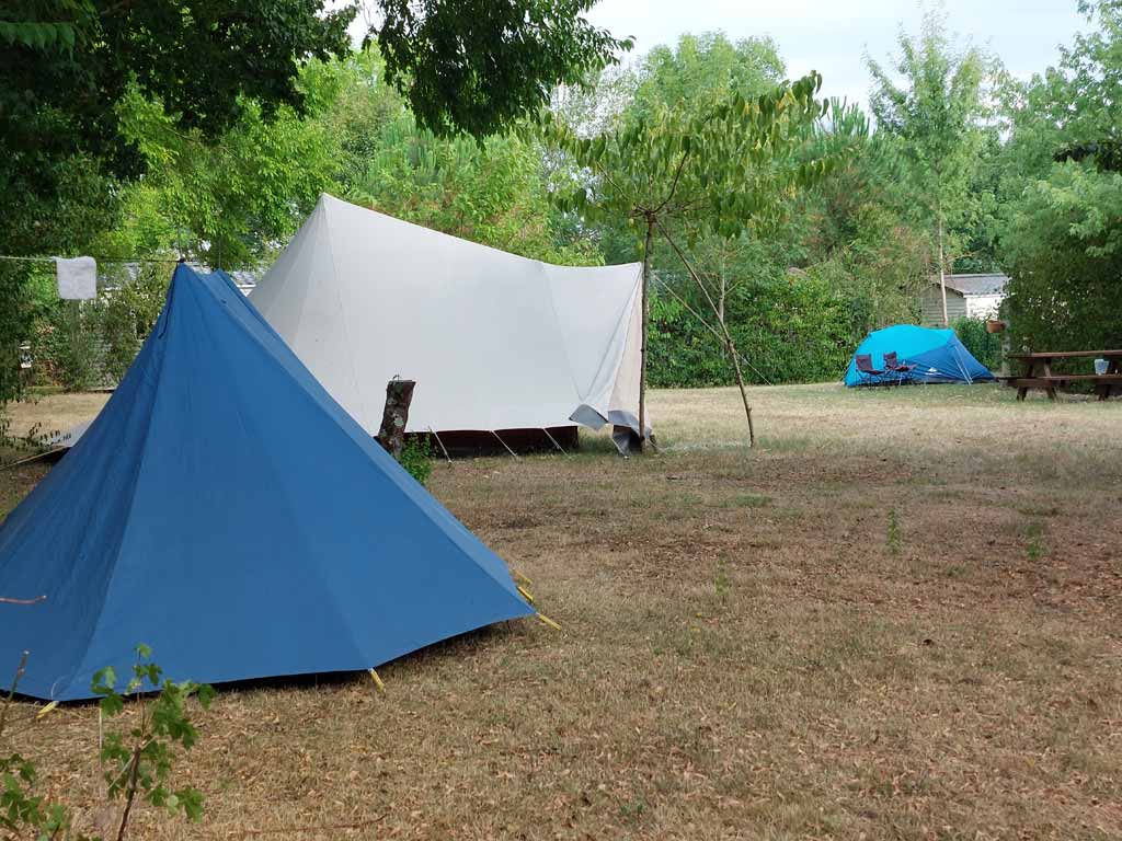emplacement camping caravanes Lupiac Gers